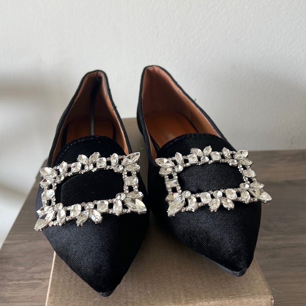 These shoe are velvet material. Theses shoes are new. Never been worn.